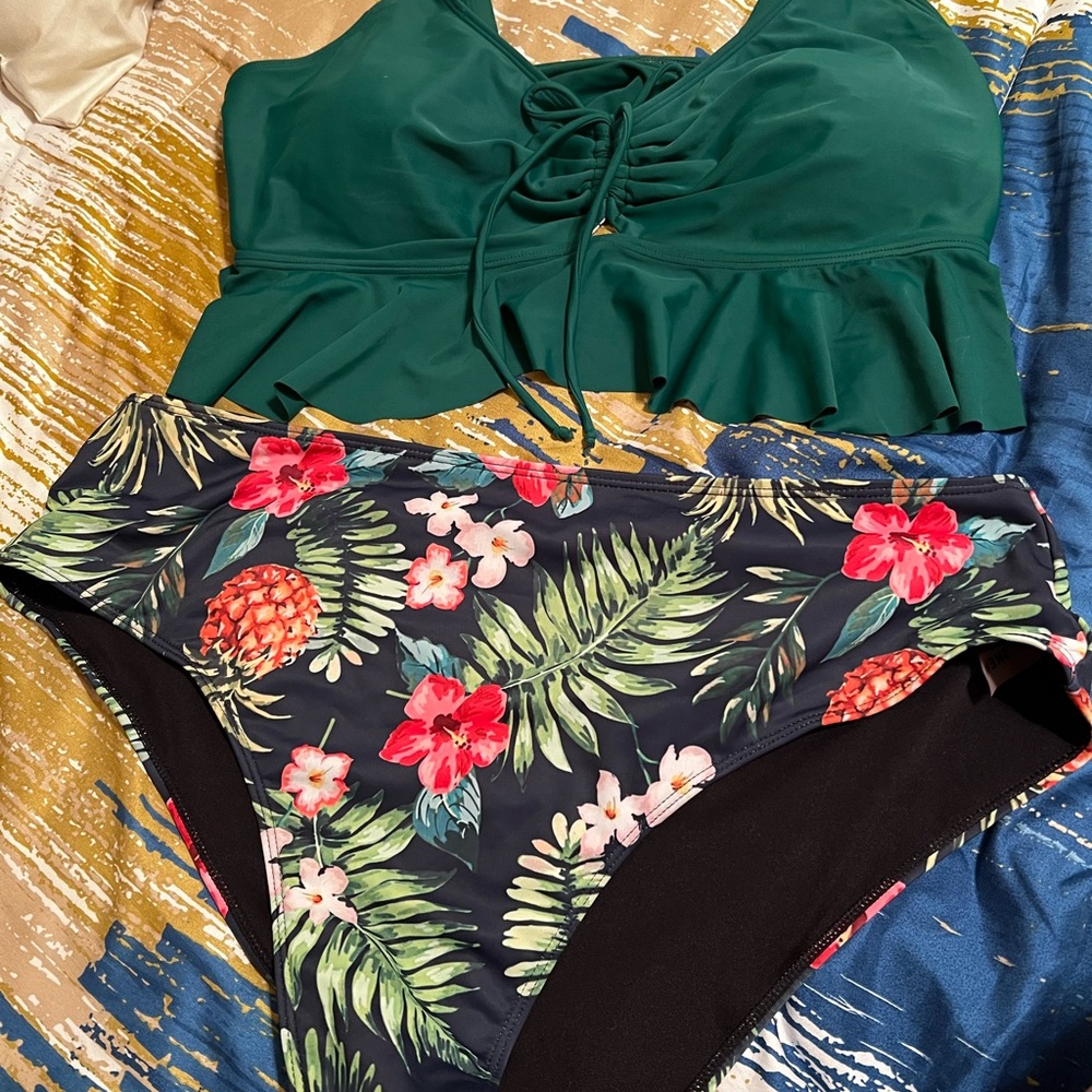 SHEIN Green and Black Bikini Set